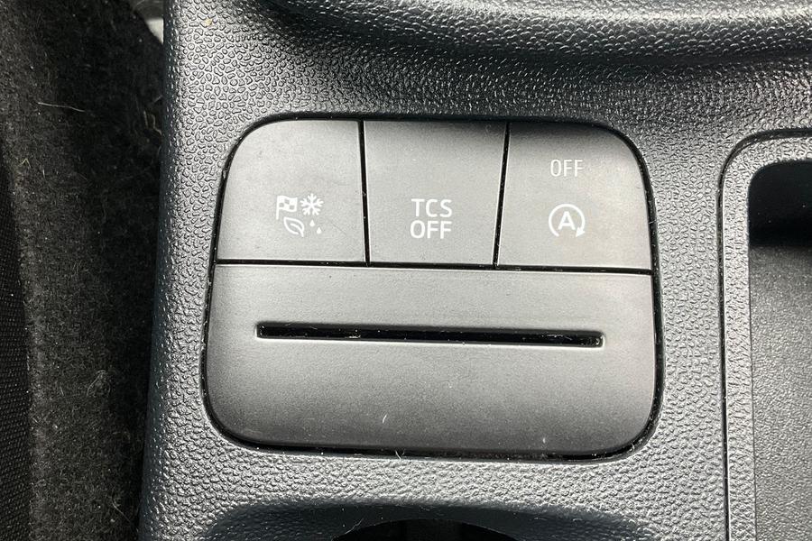 Ford FIESTA Photo autoimg-59c05ad70411e729d6ecd935ccba8fb7ba9ab7d3.jpg