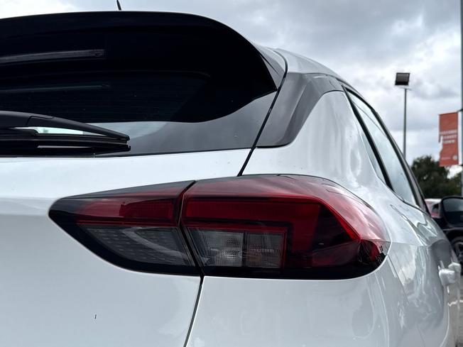 VAUXHALL Corsa Photo 18