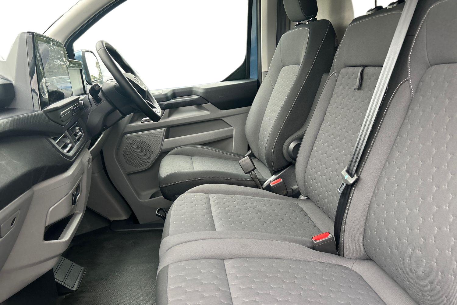 Ford E-TRANSIT CUSTOM Photo 10