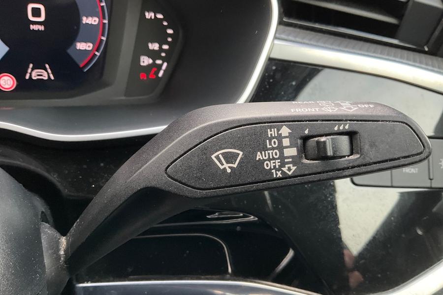 Audi Q3 Photo autoimg-59c5ecf74da8f3235fbfb21074effaae2e687690.jpg