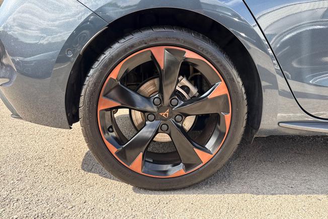 CUPRA Leon Photo 22