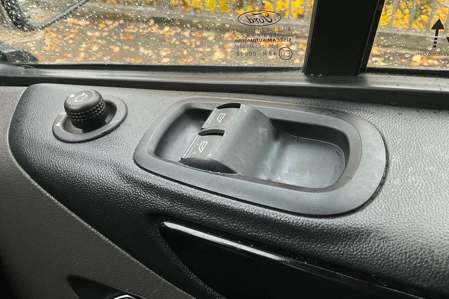 Ford TRANSIT CUSTOM Photo autoimg-59d5db7789ed160643035c5e2d07a20253edb336.jpg