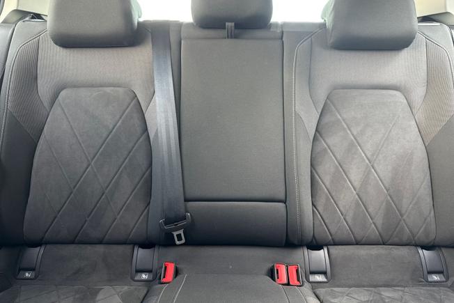 VOLKSWAGEN Golf Photo 47