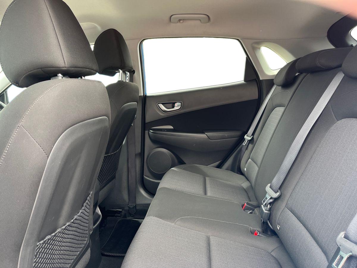 Hyundai KONA Photo 3