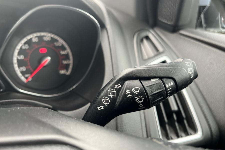 Ford FOCUS Photo autoimg-59de2a7e65131419dbbb6e23754f2d92bfd559d2.jpg