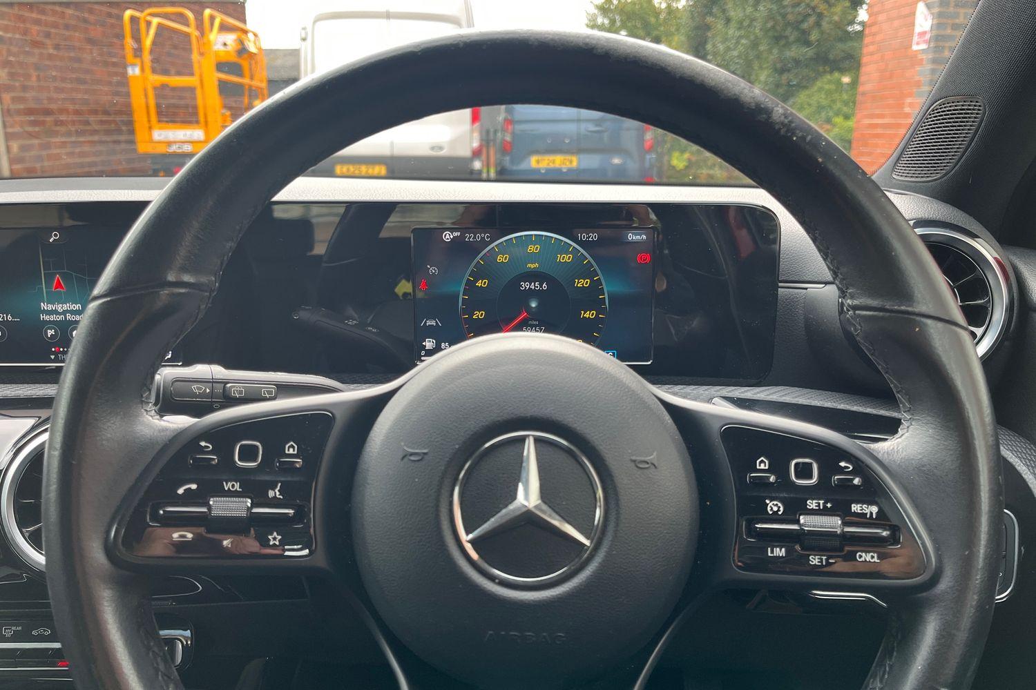 Mercedes-Benz A CLASS Photo 11