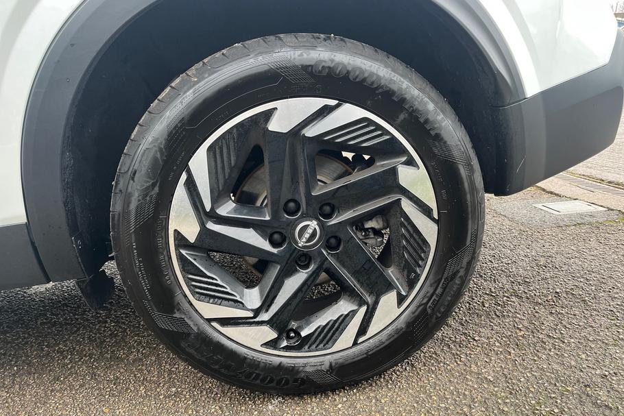 Used Nissan QASHQAI DU25BPK 8