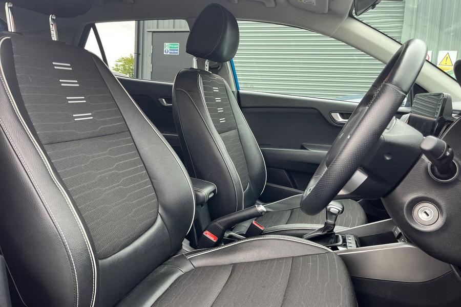 Kia STONIC Photo autoimg-59e6e3d23da1ca580fa3b9b0887fa42b1d4c0bab.jpg