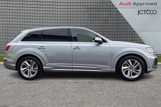 AUDI Q7 Photo 4