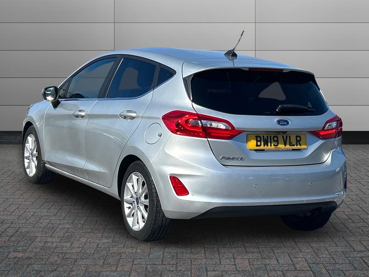Ford Fiesta Photo 1