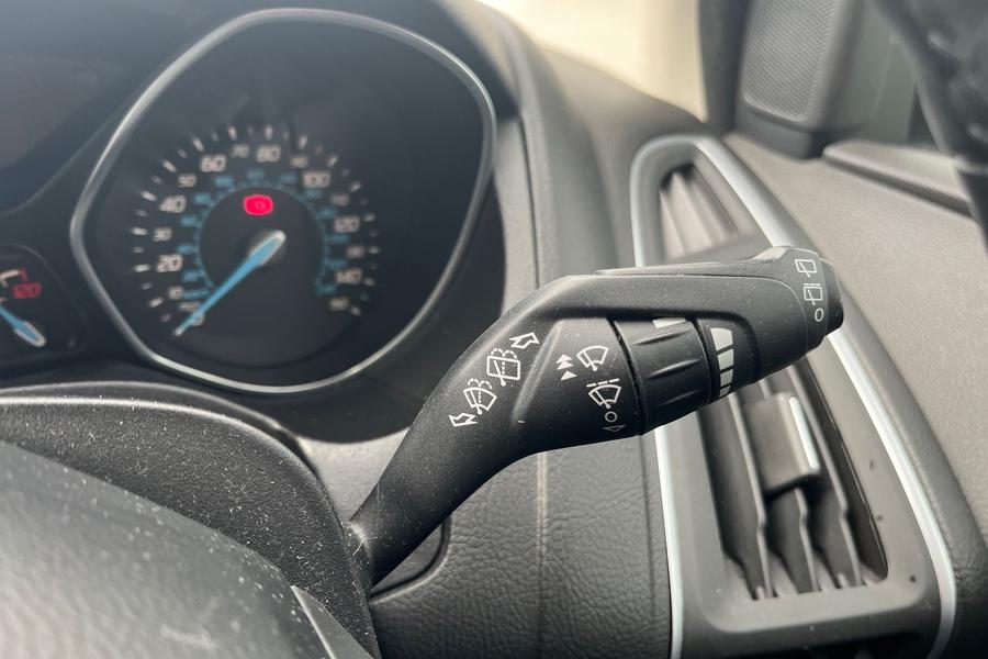 Ford FOCUS Photo autoimg-59e9553bc43f08b165a7bc9c28b2403e596eca31.jpg