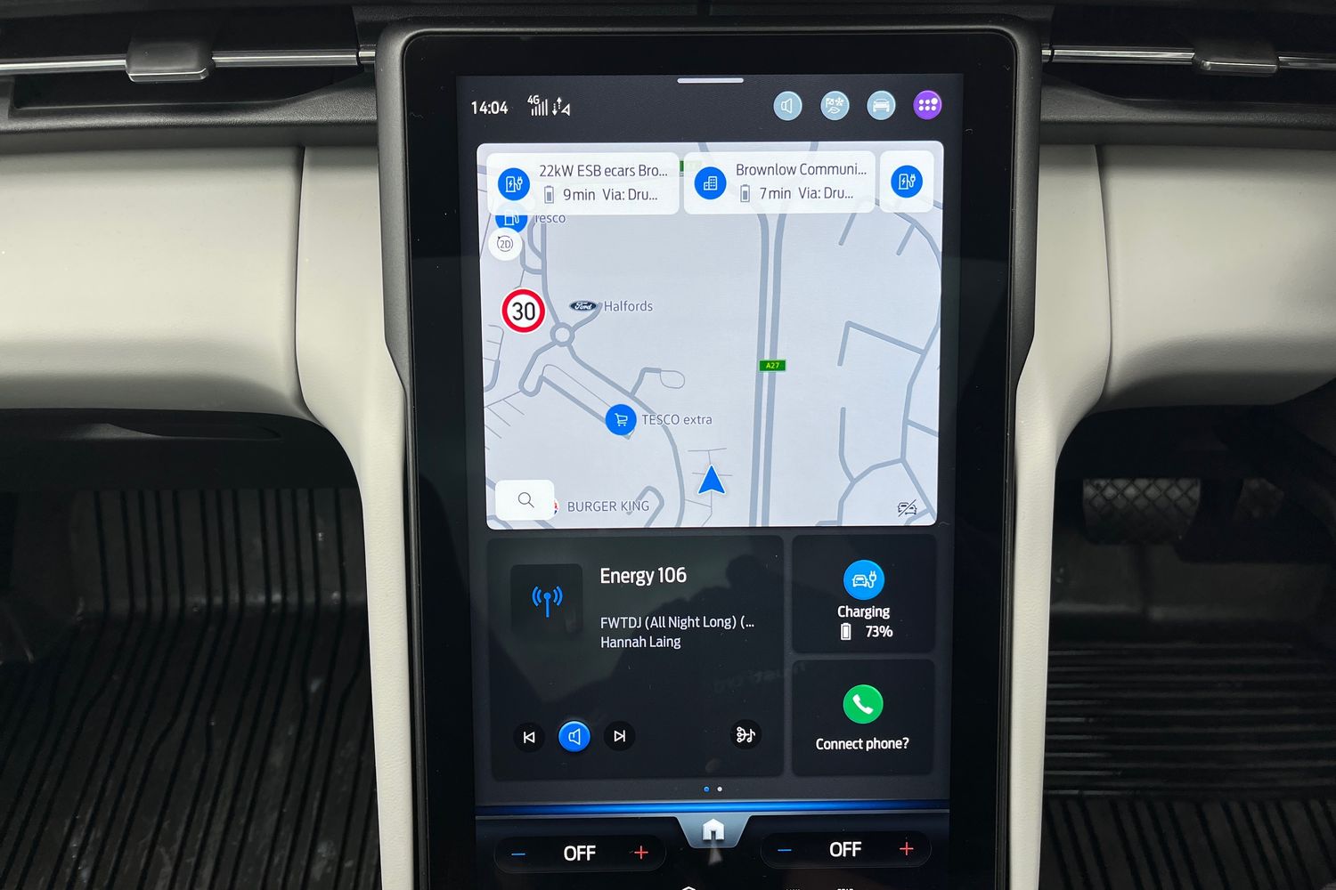 Ford EXPLORER Photo 25