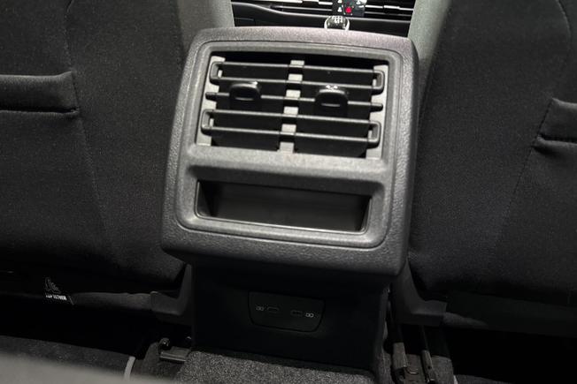 VOLKSWAGEN Golf Photo 28