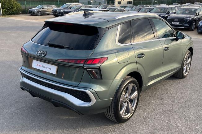 AUDI Q3 Photo 23
