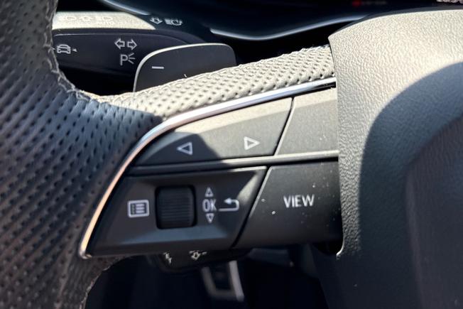 AUDI Q7 Photo 16