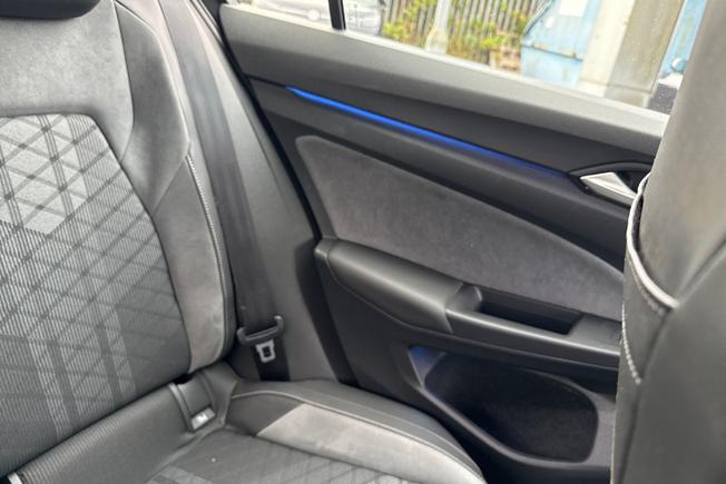 VOLKSWAGEN Golf Photo 30