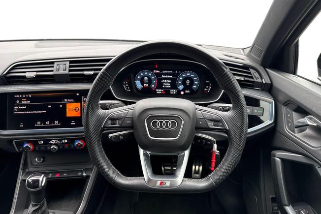 AUDI Q3 Photo 11