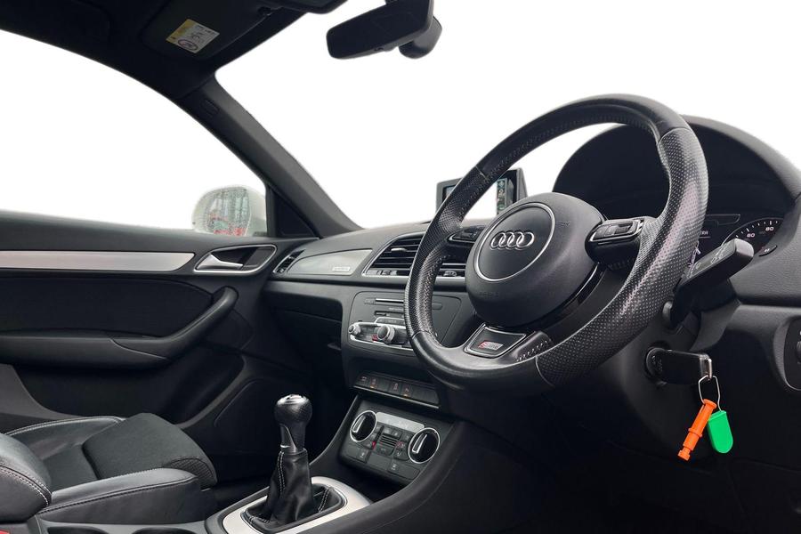 Audi Q3 Photo autoimg-59fef76960360a5007c8848d220f9ba1e05cc200.jpg