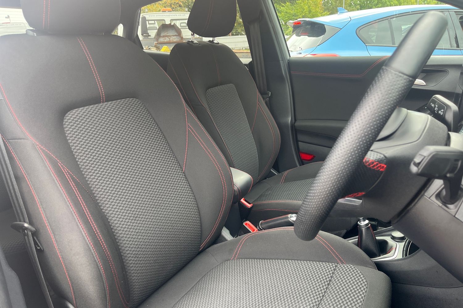 Ford PUMA Photo 16