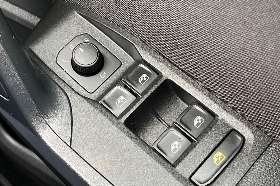 SEAT ARONA Photo autoimg-5a030f51fdecd61974fe8a81dcfa29814d779c24.jpg