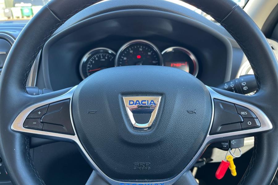 Dacia Sandero Stepway Photo autoimg-5a03f53b149f259c173f546e60c591ee96a3d621.jpg
