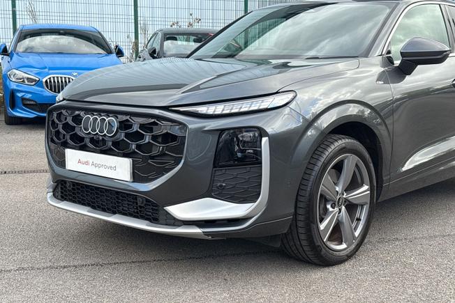 AUDI Q3 Photo 22
