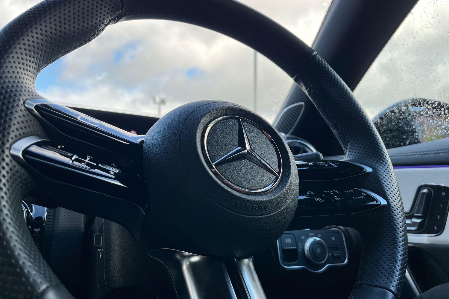 Mercedes-Benz CLA Photo 39