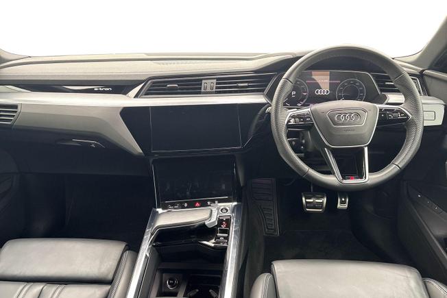 AUDI Q8 e-tron Photo 11