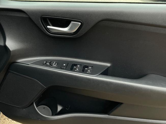 KIA Rio Photo 29