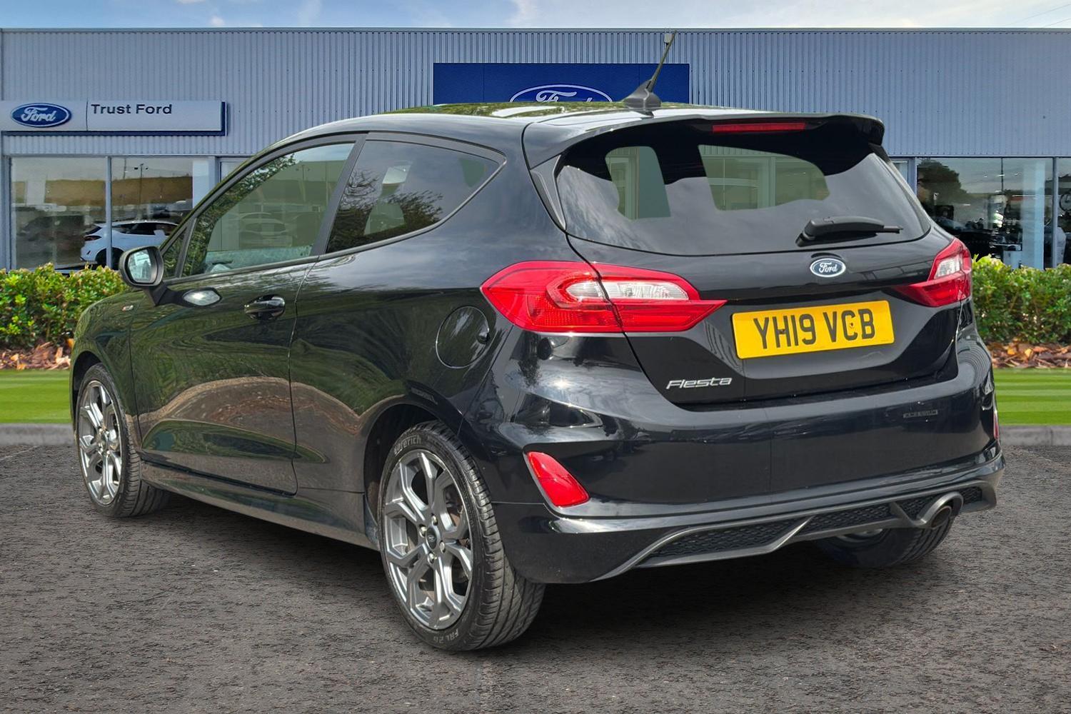 Ford FIESTA Photo 1