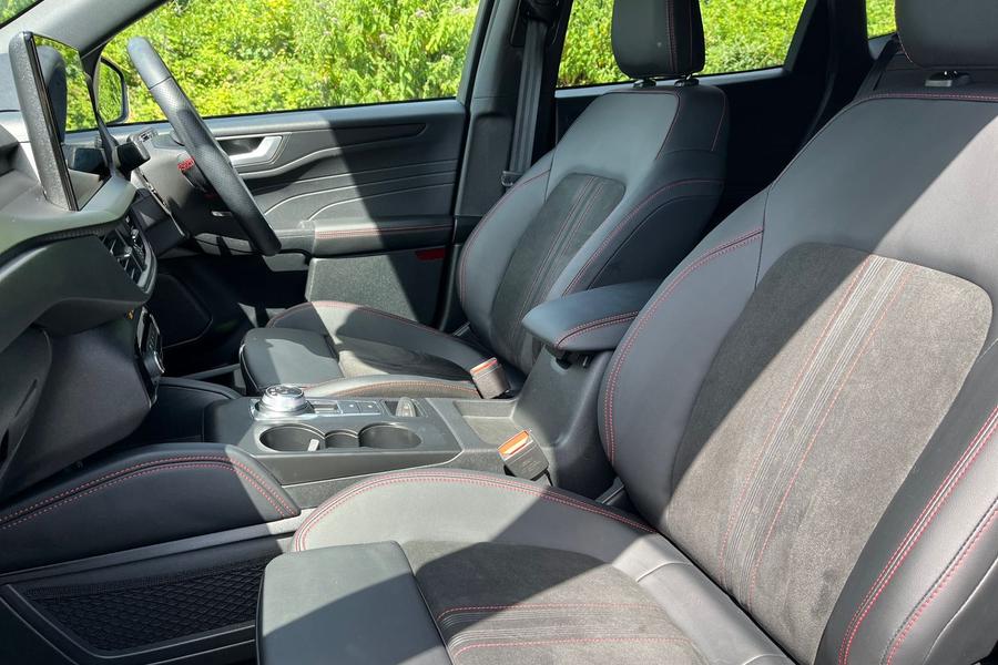 Ford Kuga Photo autoimg-5a1c248aa72dc3f3bdc94a5d0758e9a57d0b0716.jpg