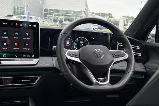 VOLKSWAGEN Tiguan Photo 39