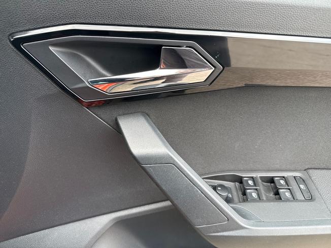 SEAT ARONA Photo 27
