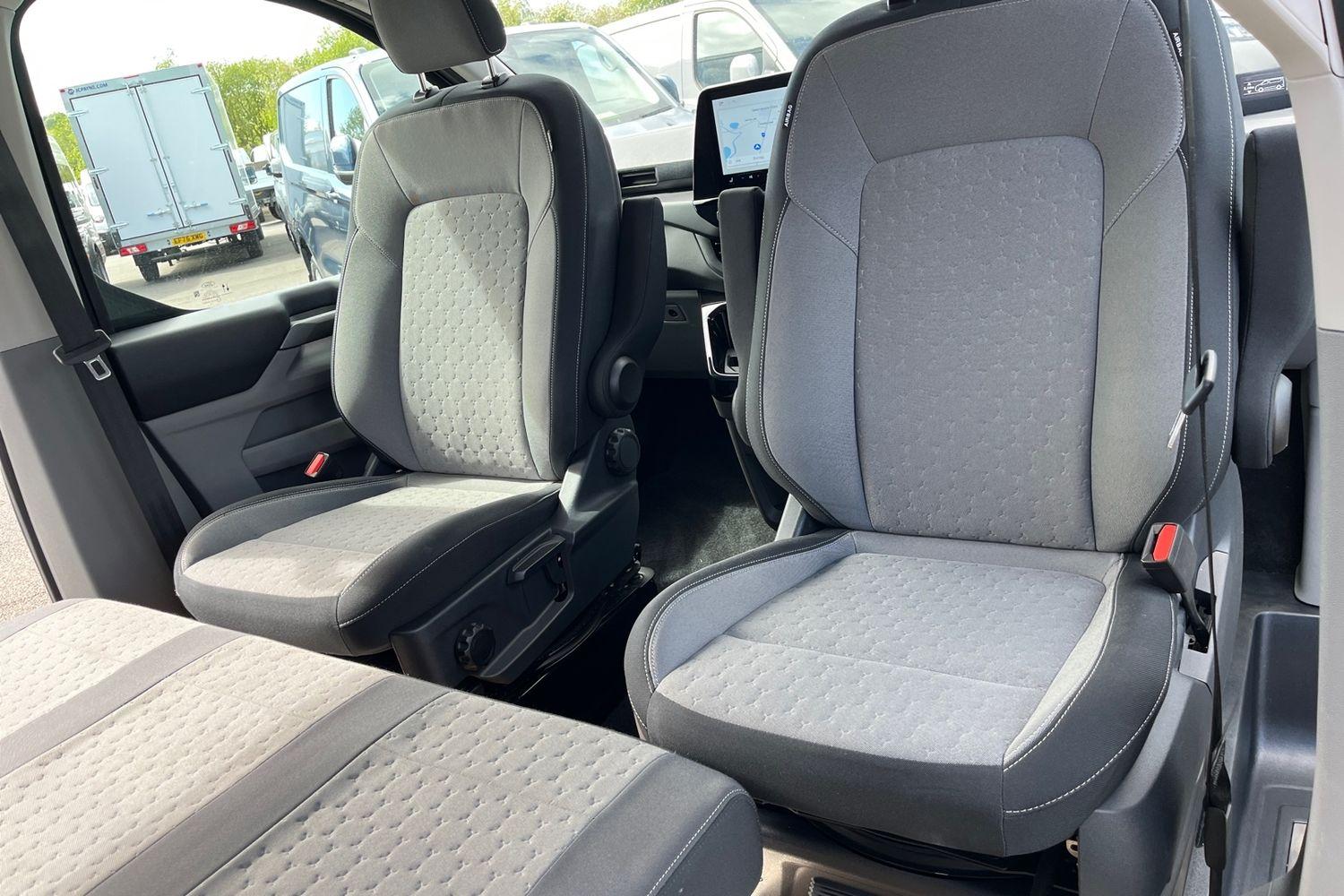 Ford TRANSIT CUSTOM Photo 33