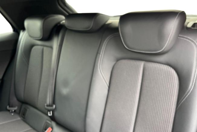 Audi Q2 Photo 9