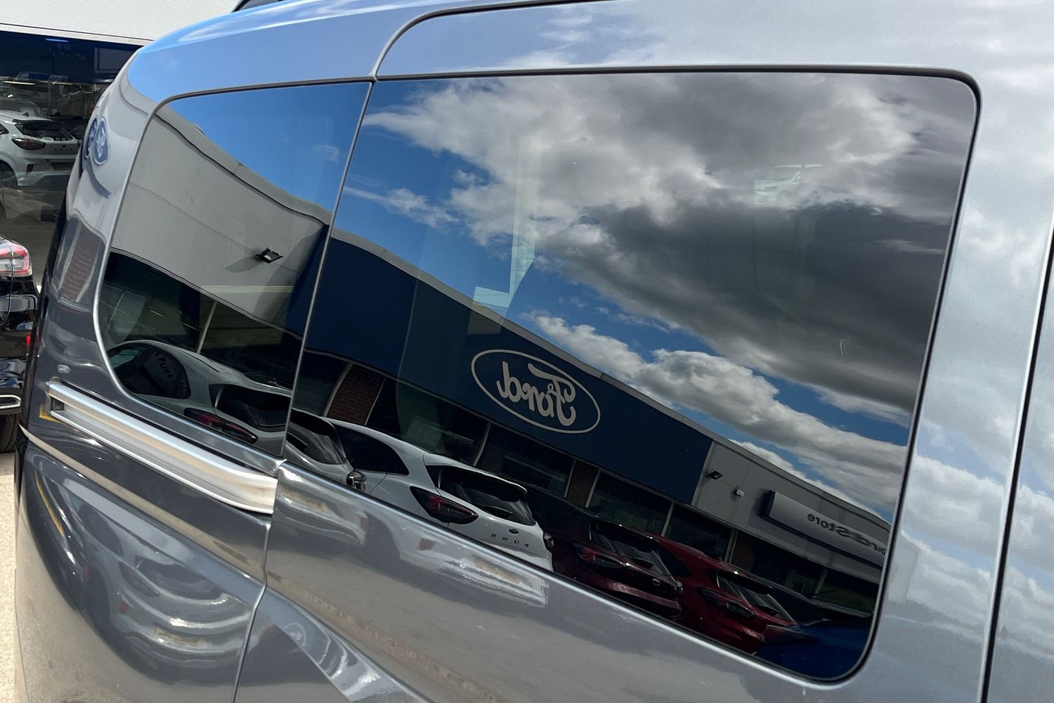 Ford TOURNEO CONNECT Photo 38
