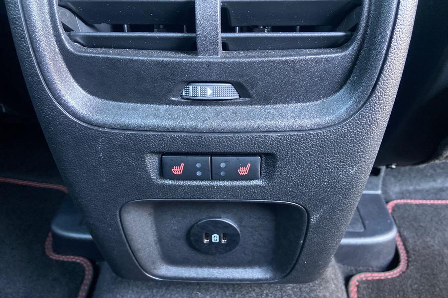 Ford KUGA Photo autoimg-5a28d6d5f17a88ccc25347299b40936c6434b643.jpg