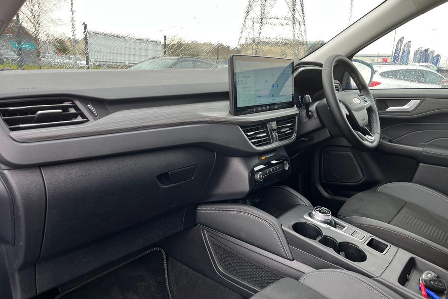 Ford Kuga Photo autoimg-5a2a47464ba23d2355cb98b09f6192351eceb396.jpg