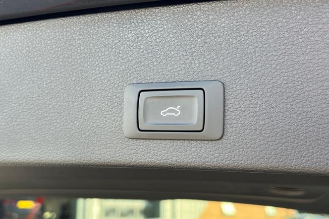 AUDI  Q2  Photo 43
