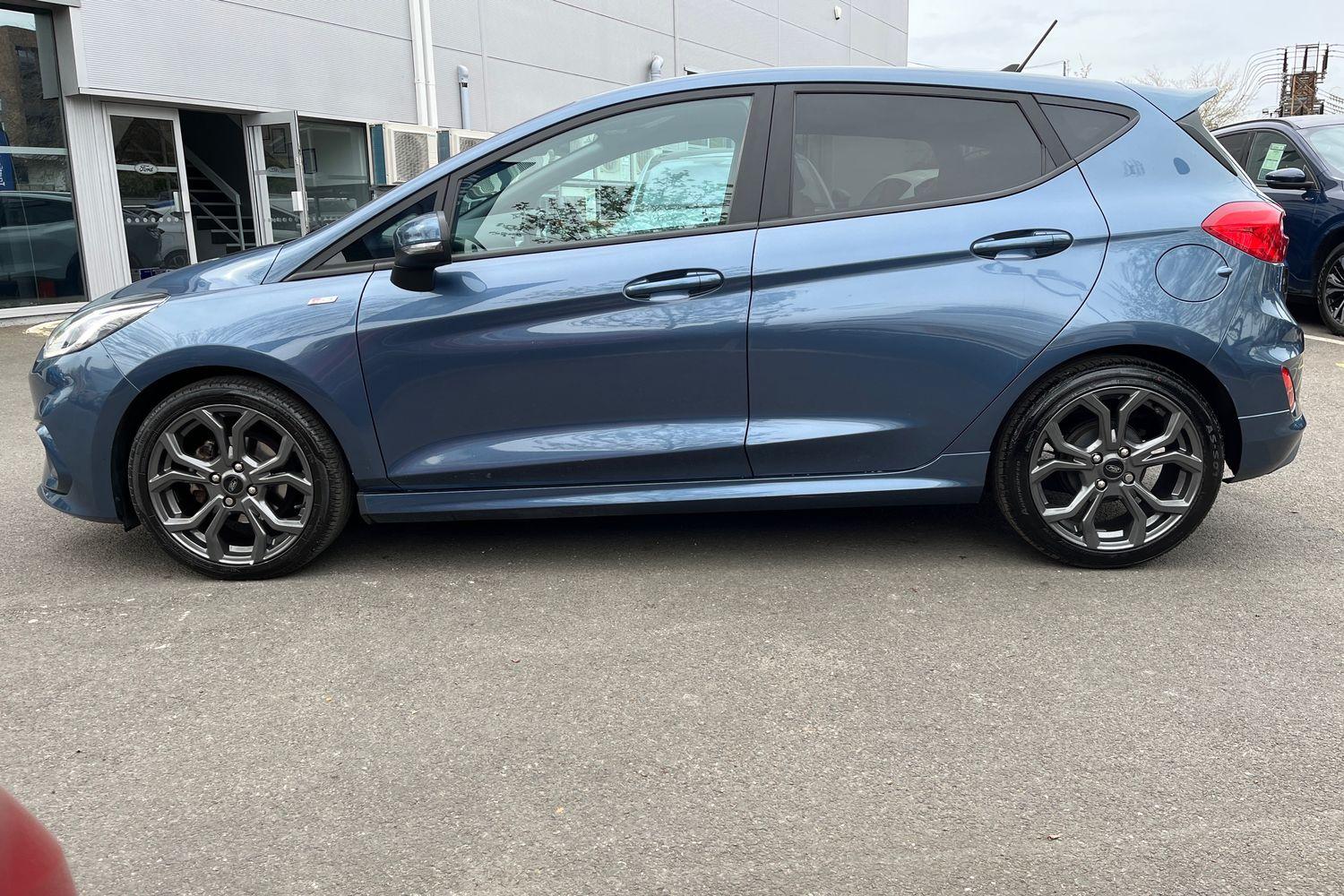 Ford FIESTA Photo 31