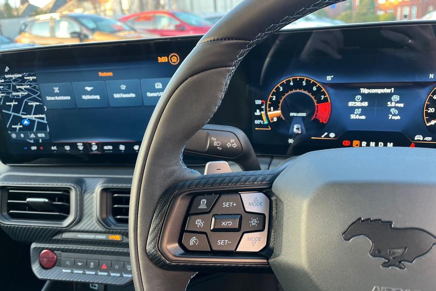 Ford MUSTANG Photo autoimg-5a35a8bd861e693b2317fbc3892ea119b7648747.jpg