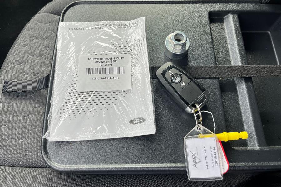 Ford TOURNEO CUSTOM Photo autoimg-5a36b1679644a0cb58923d5dae9a09e13569aecf.jpg