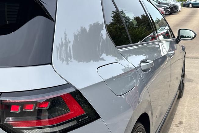 VOLKSWAGEN Golf Photo 26