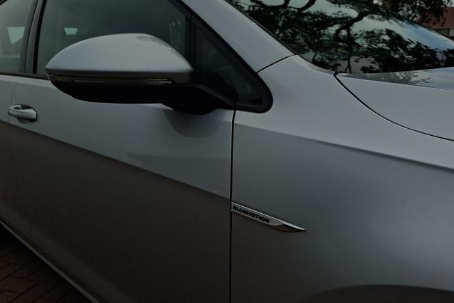 VOLKSWAGEN Golf Photo 20