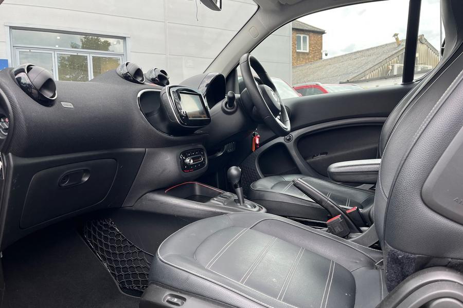 smart FORTWO COUPE Photo autoimg-5a425cdc7caa5954839f9a1cb4bf47f02a6da1ec.jpg