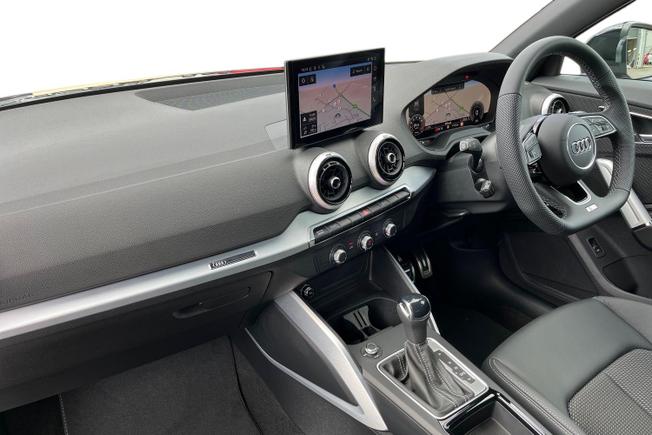 AUDI Q2 Photo 2