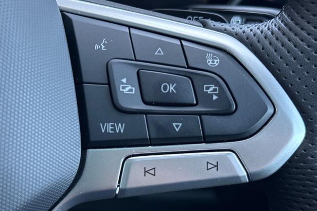 VOLKSWAGEN Touareg Photo 17