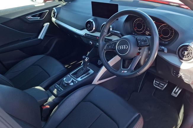 Audi Q2 Photo 6