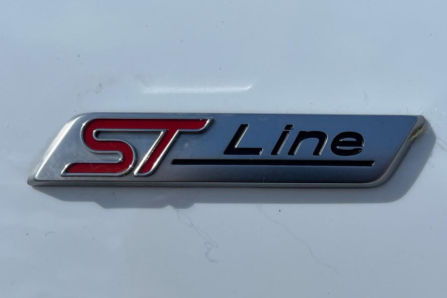 Ford Focus Photo autoimg-5a4a8fffe395bf3eb11904e4e41ed197e29002cb.jpg