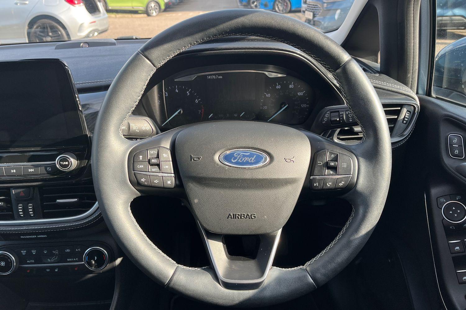 Ford FIESTA Photo 11